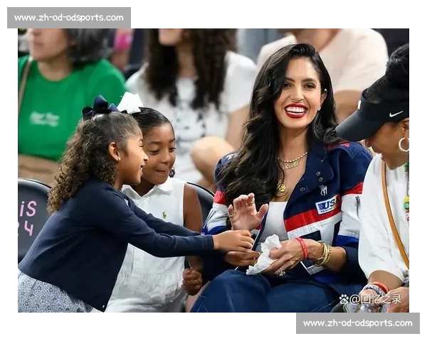 瓦妮莎晒科比旧照，三女儿公园同框，小女儿神似父亲